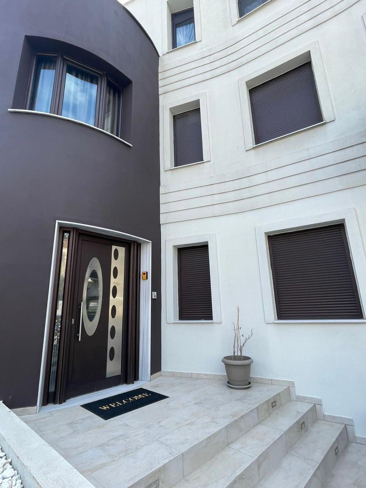 Aretoysa Center Luxury Suites 2 Nea Peramos  Exterior photo